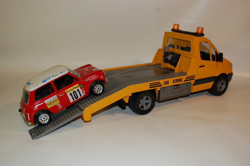 Illustration for article titled Sprinting into more 1/16 toy reviews